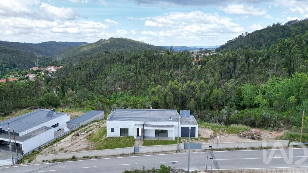 House in Penela - view 1