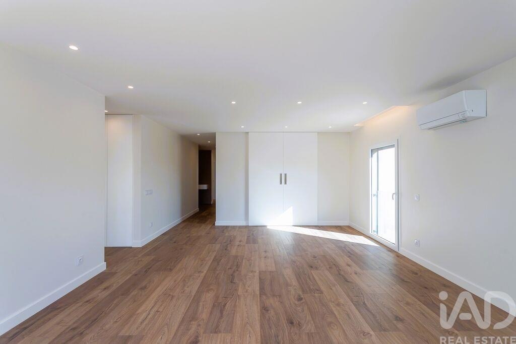 Apartment in Cascais - Image 5