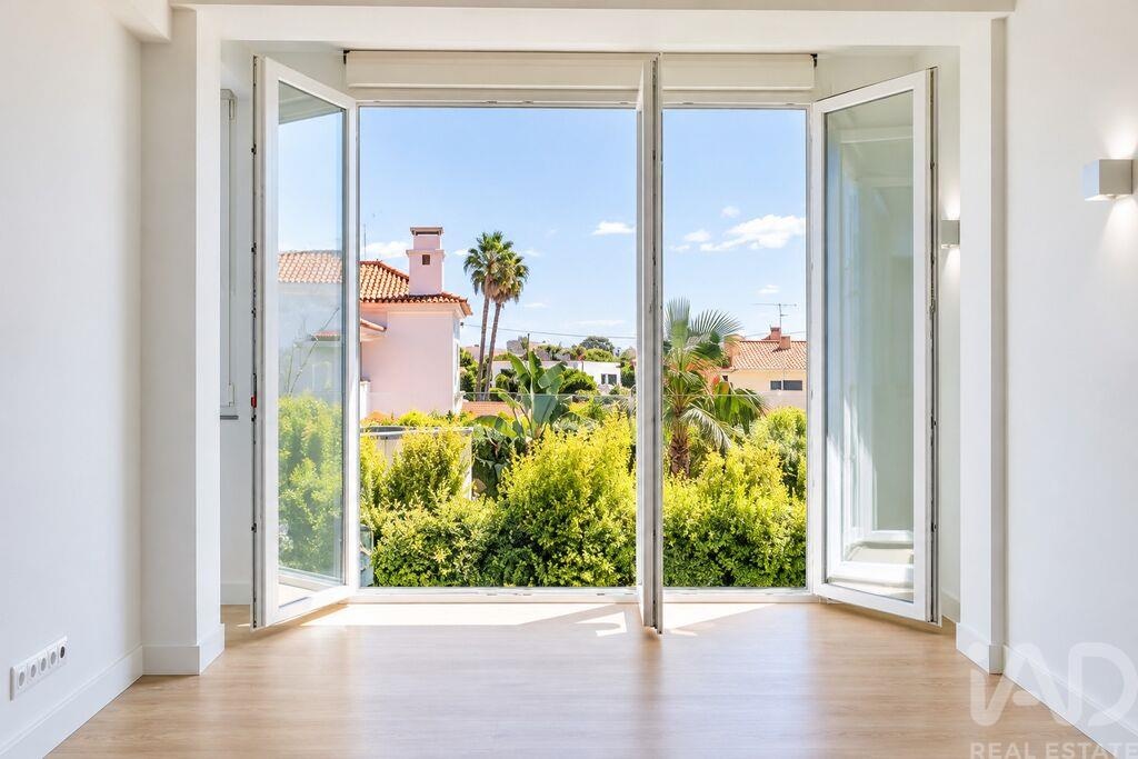 Apartment in Cascais - view 1
