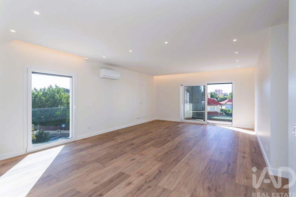 Apartment in Cascais - Image 2