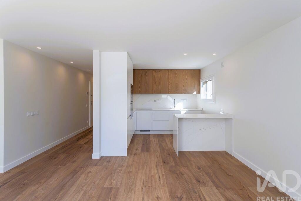 Apartment in Cascais - Image 4