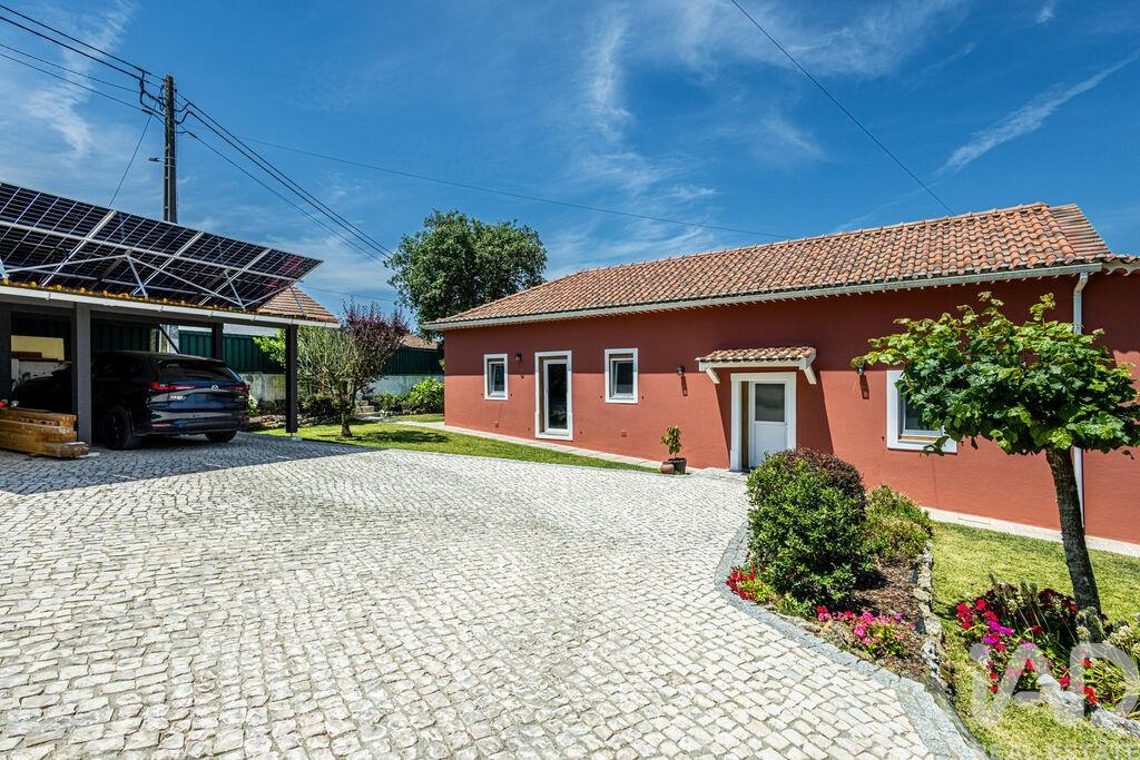 House in Benedita - Image 3
