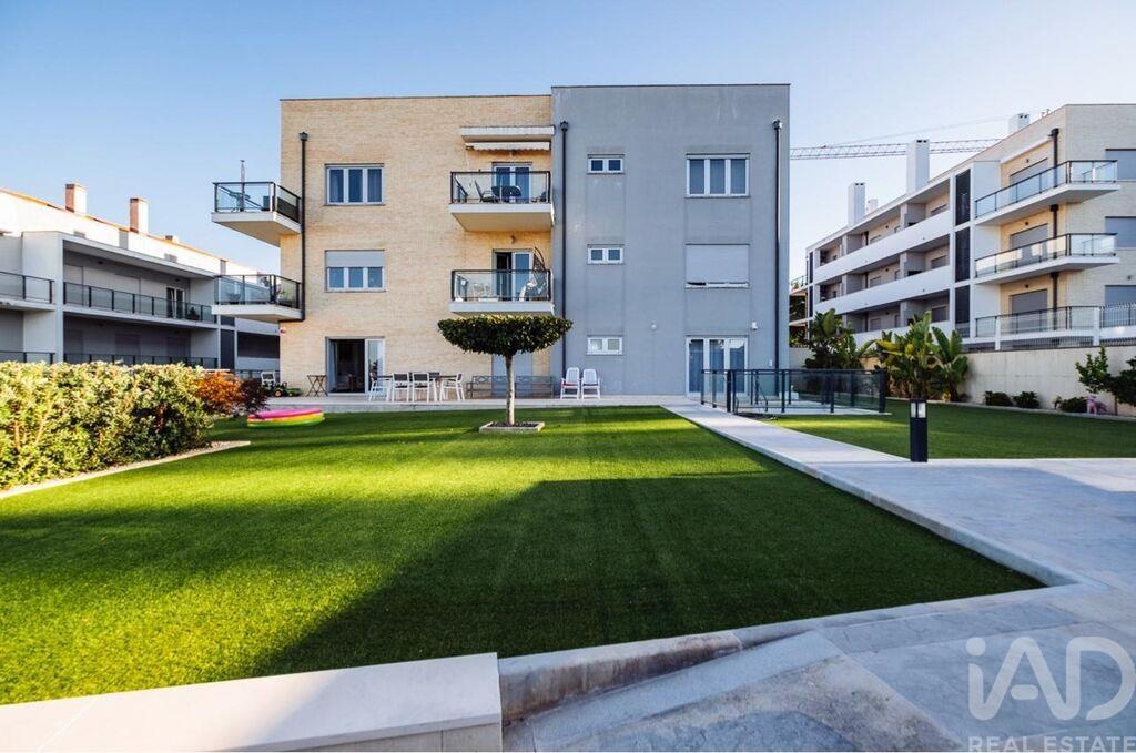 Apartment in Parceiros - Image 4