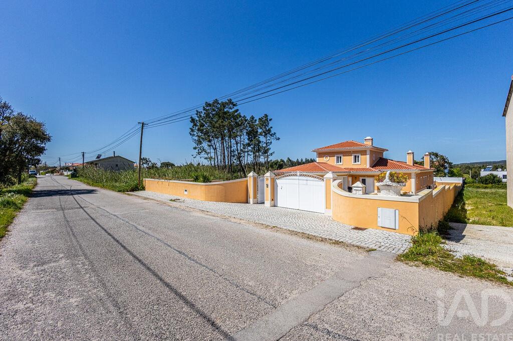 House in Nadadouro - Image 3