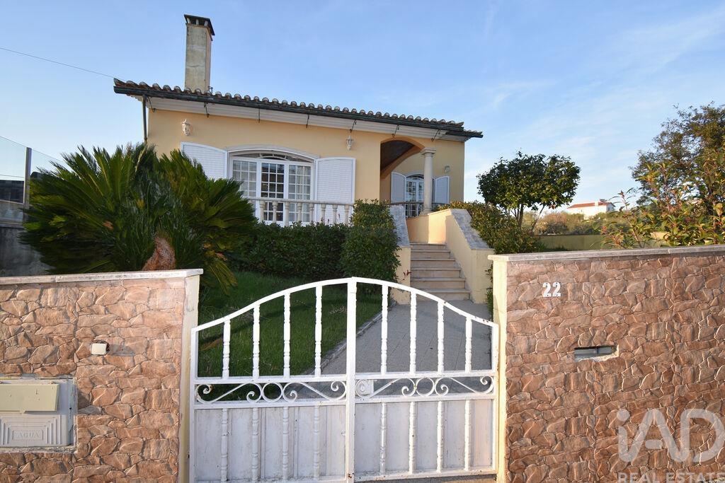 House in Lamas - Image 3