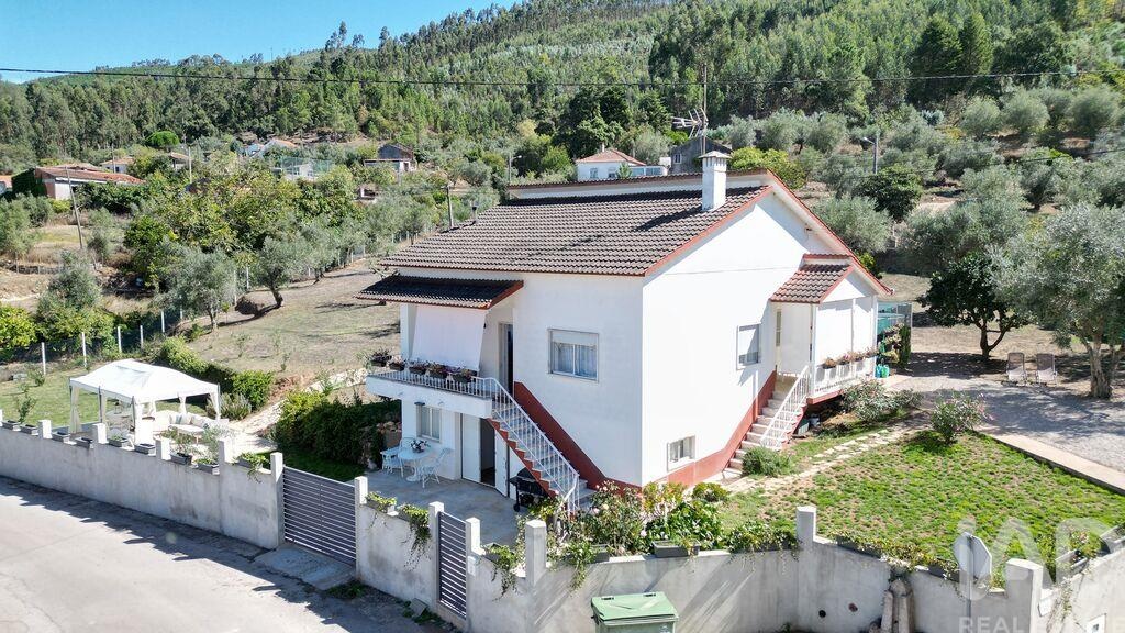 House in Penela - view 1