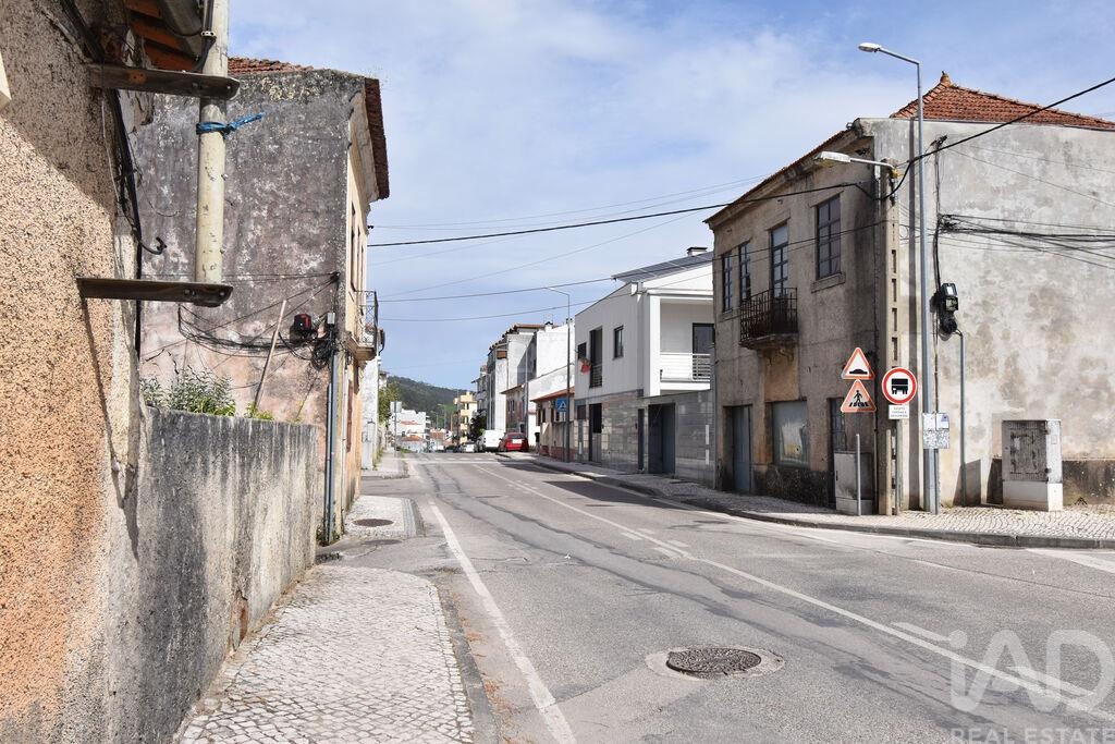 House in Miranda do Corvo - Image 2