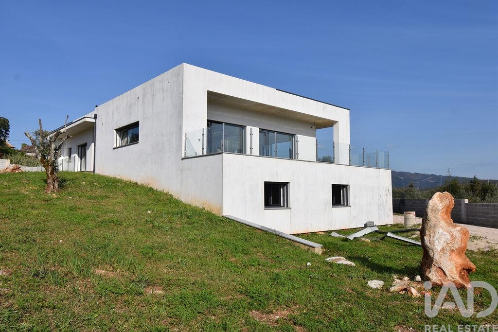 House in Penela - Image 4