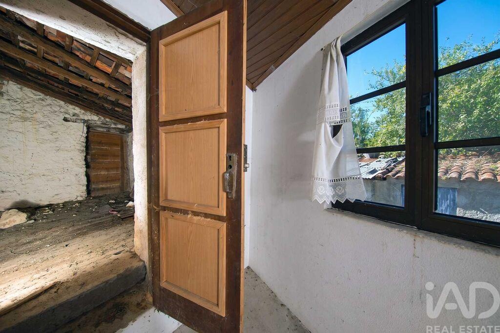 House in Lousa - Image 3