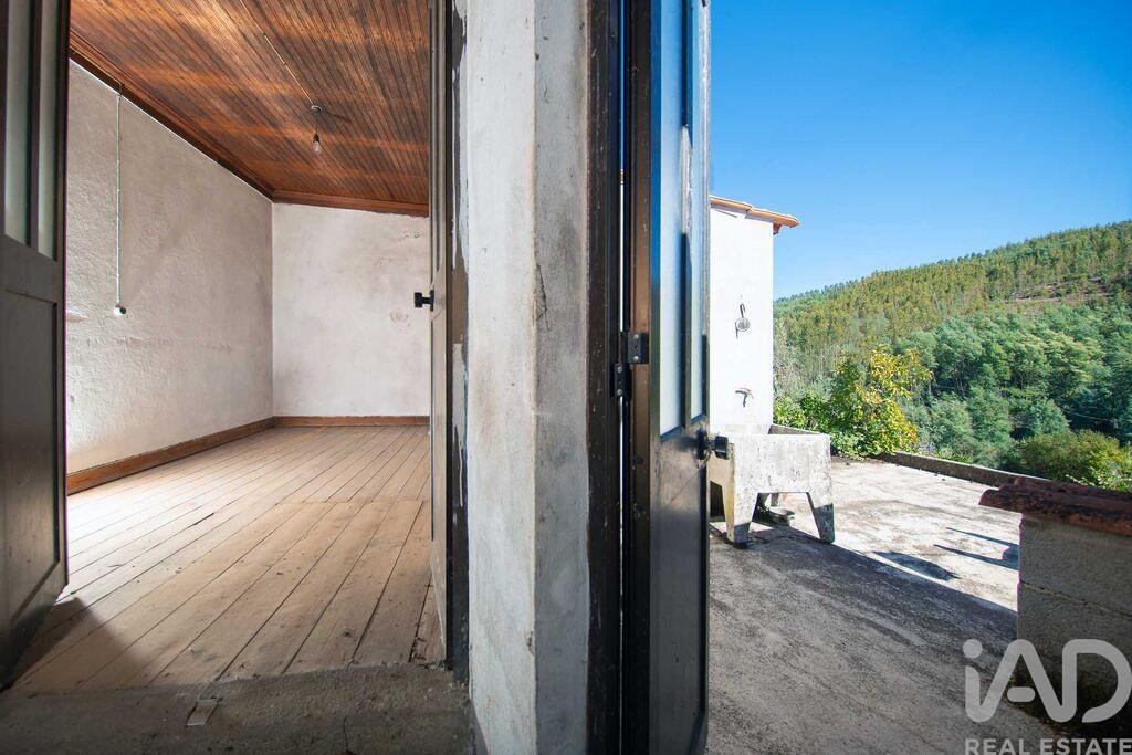 House in Lousa - Image 5