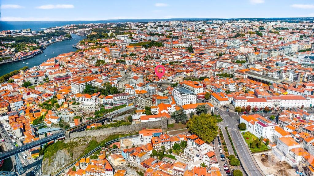 Apartment in Porto - Image 3