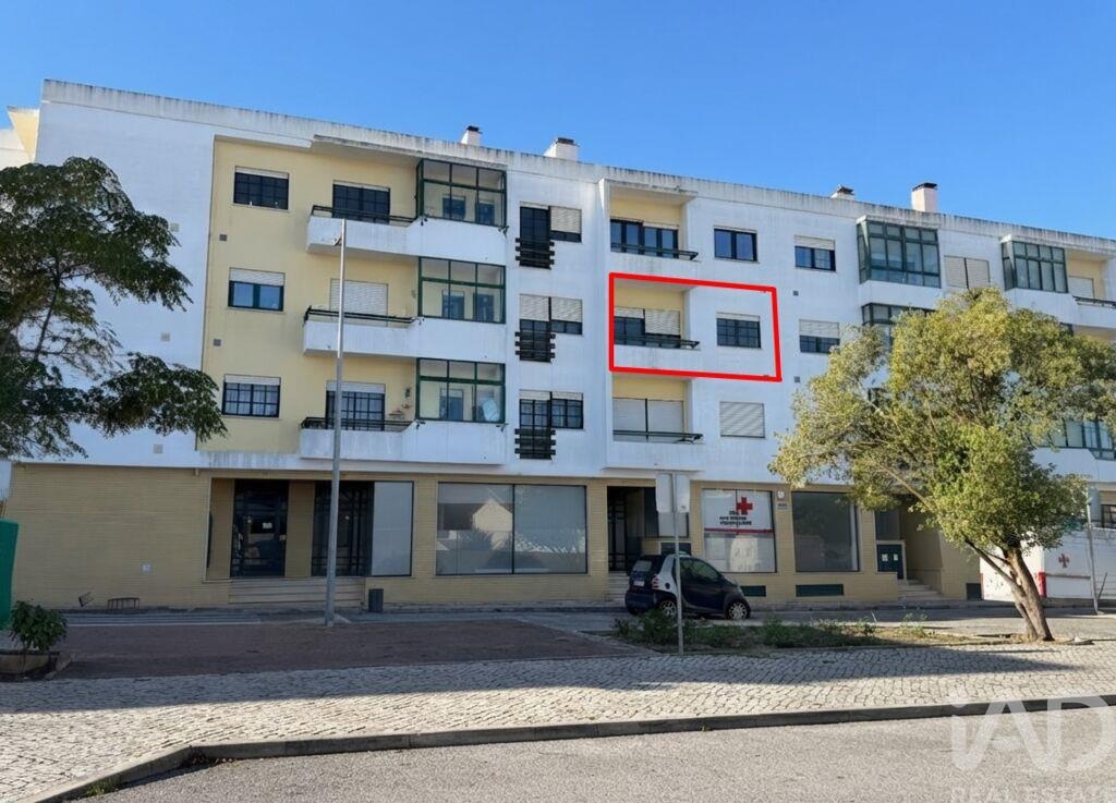 Apartment in Serra do Bouro - view 1