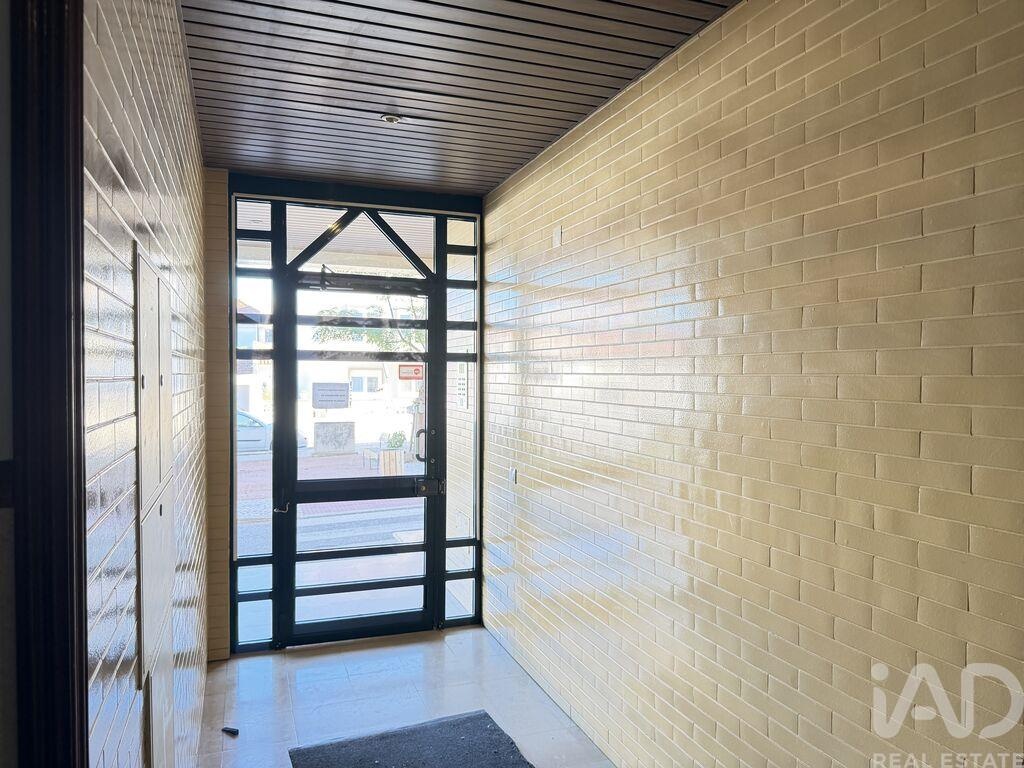 Apartment in Serra do Bouro - Image 3