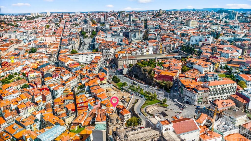 Apartment in Porto - Image 2