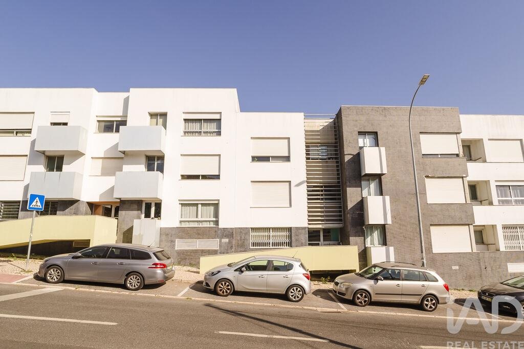 Apartment in Alfragide - view 1