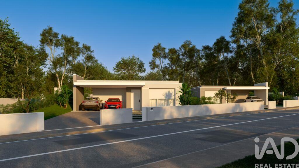 House in Milheiros de Poiares - view 1