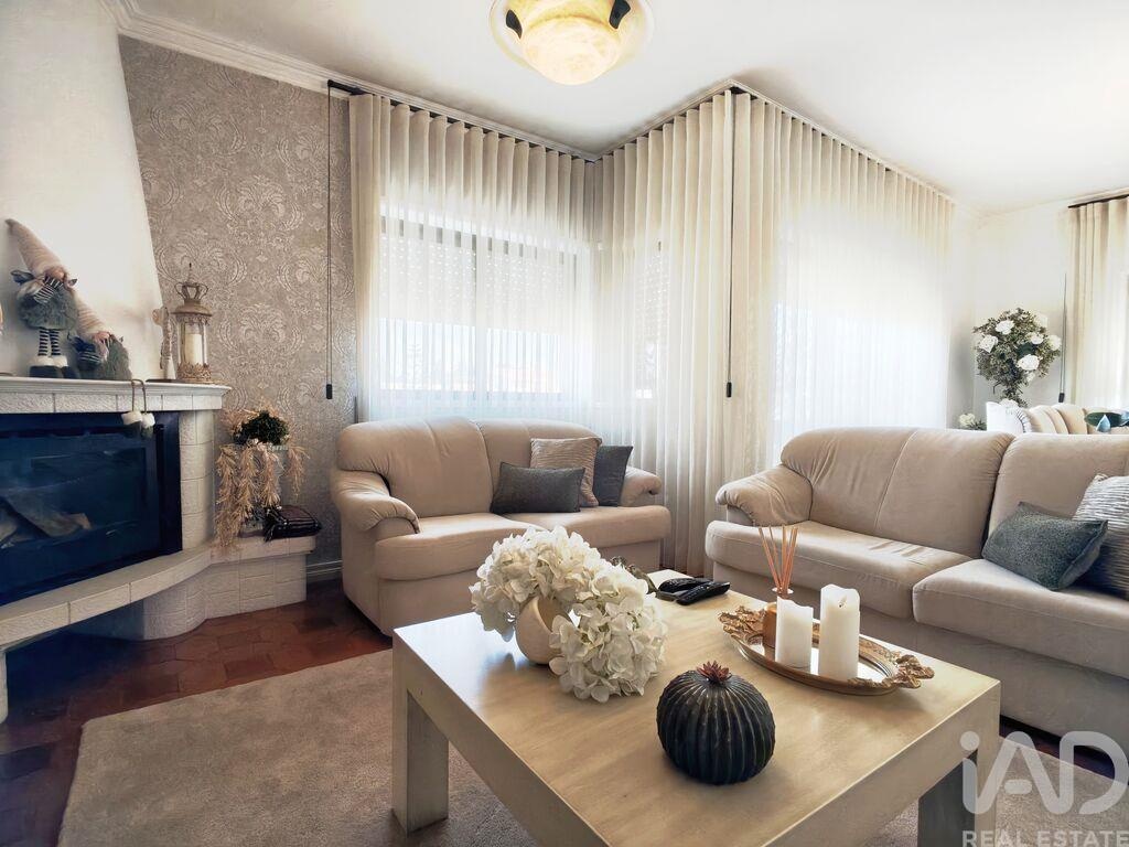 Apartment in Santa Maria da Feira - Image 2