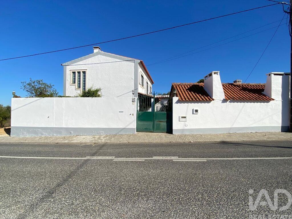 House in A dos Negros - view 1