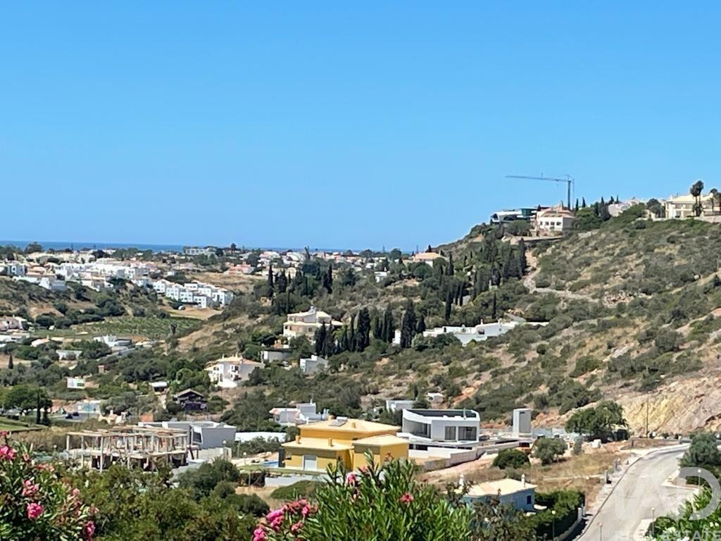 Land in Oura - Image 5