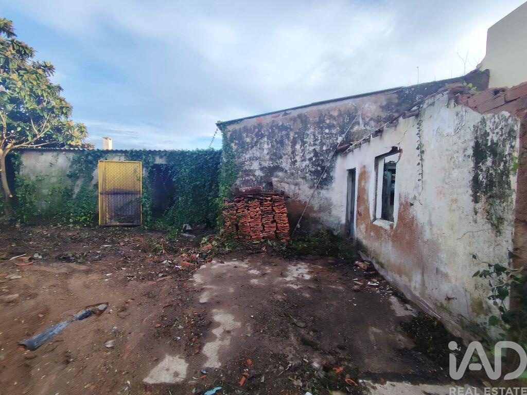 House in Bombarral - Image 4