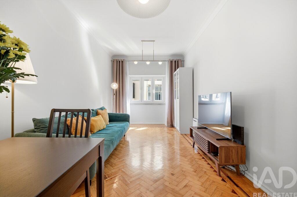 Apartment in Benfica - Image 3