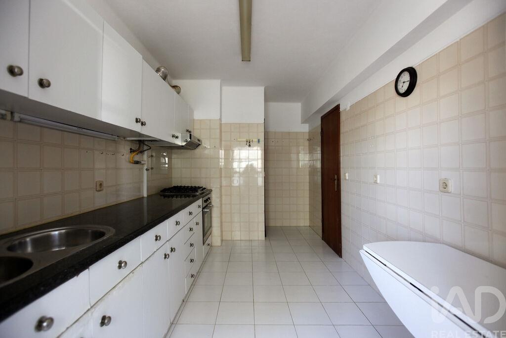Apartment in Vila Verde - Image 3