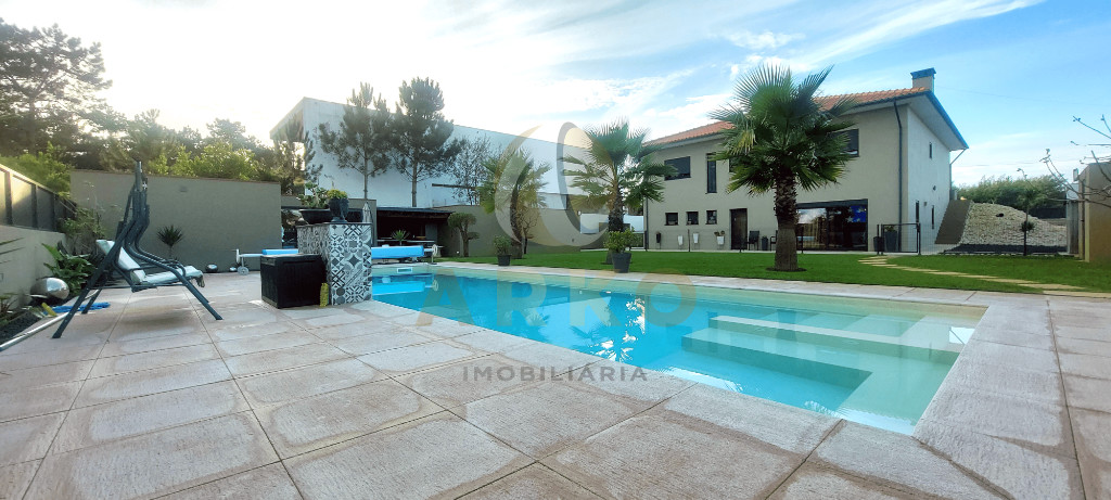 Moradia Premium individual T4 com piscina junto à praia do Furadouro