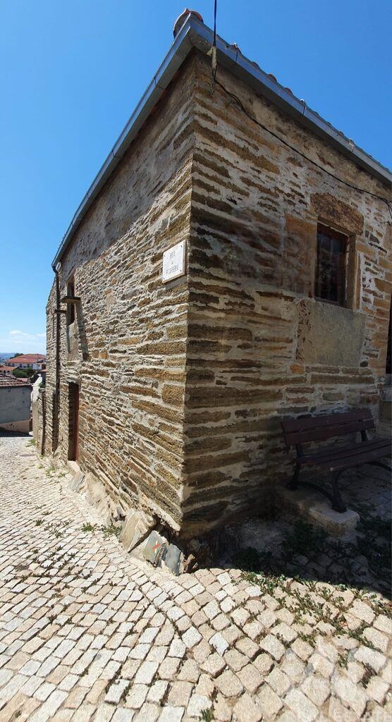 House in Torre de Moncorvo - Image 4