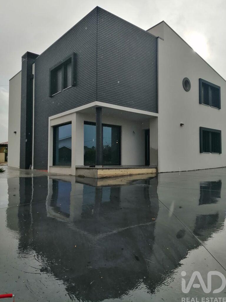 House in Vale de Anta - view 1