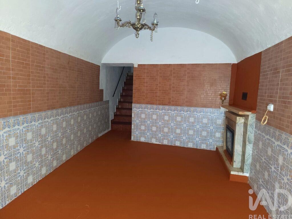 House in Borba - Image 3