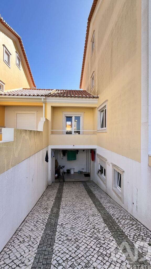 House in Atouguia da Baleia - Image 3