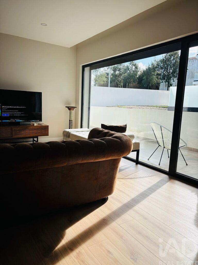 Apartment in Serra do Bouro - Image 2