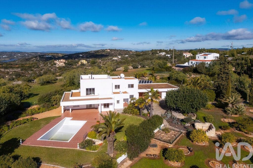 House in Santa Barbara de Nexe - Image 3