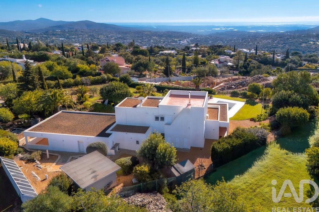 House in Santa Barbara de Nexe - Image 4