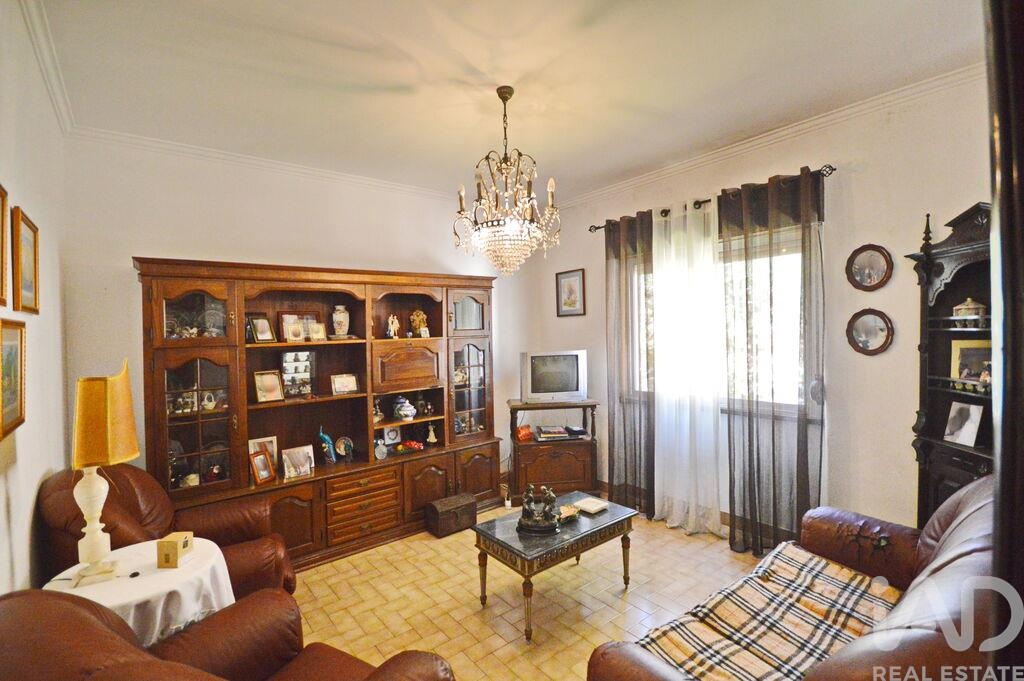 Apartment in Sao Domingos de Rana - view 1