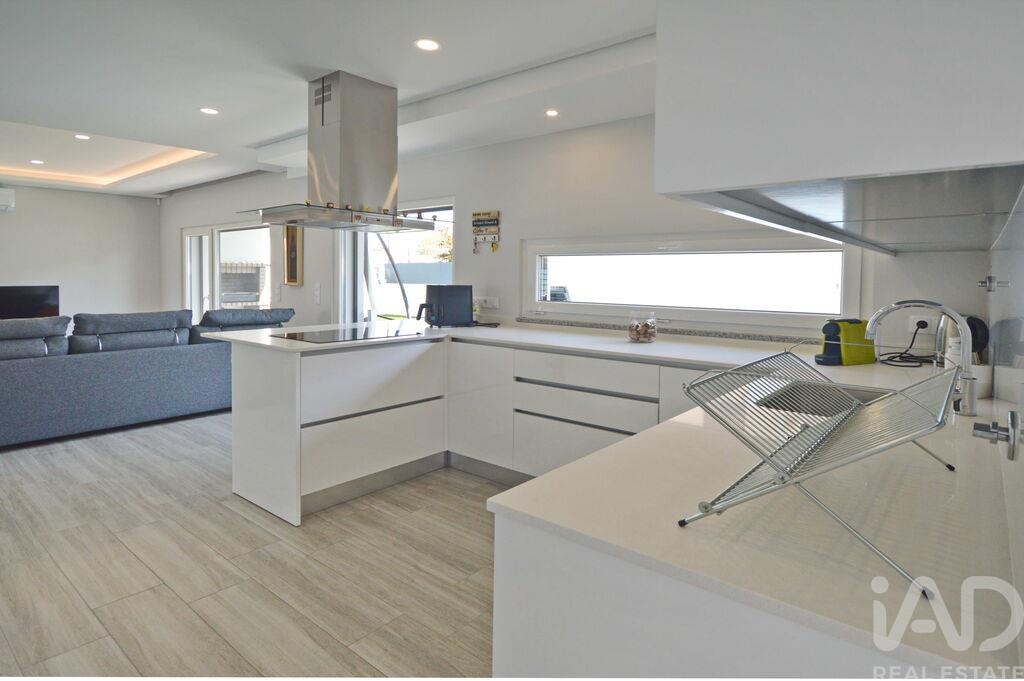 House in Fernao Ferro - Image 2