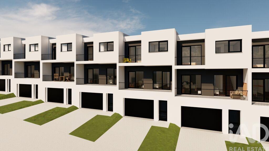 House in Louredo - Image 5