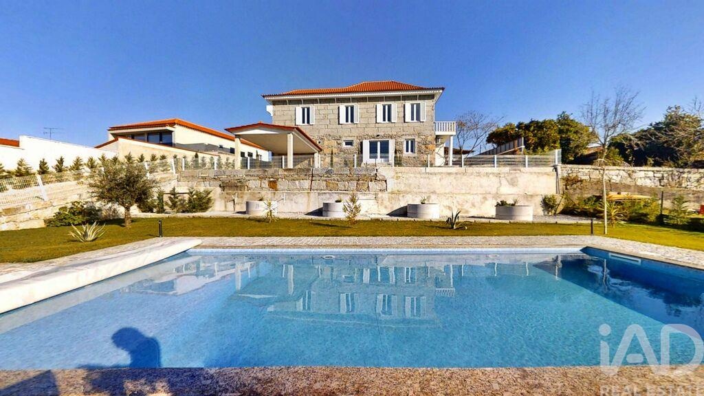 House in Macieira da Lixa - view 1