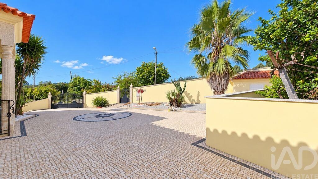 House in Borba de Godim - Image 3