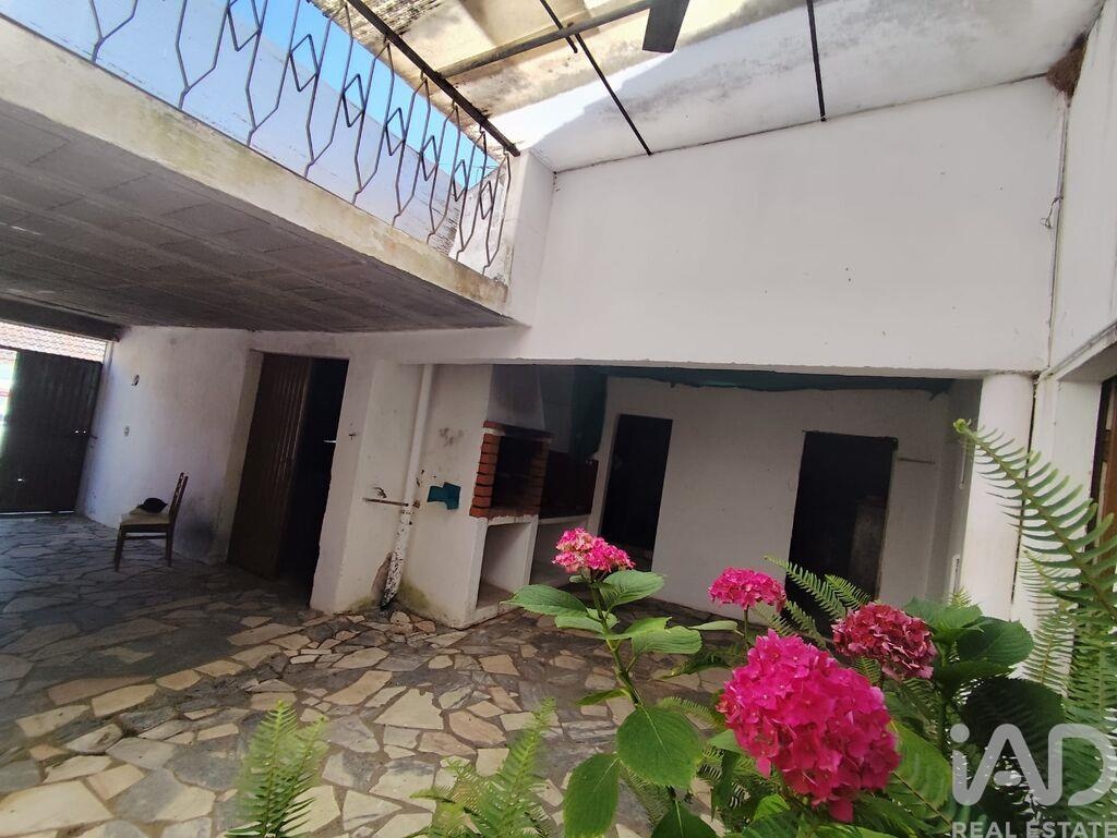 House in Valbom - Image 4