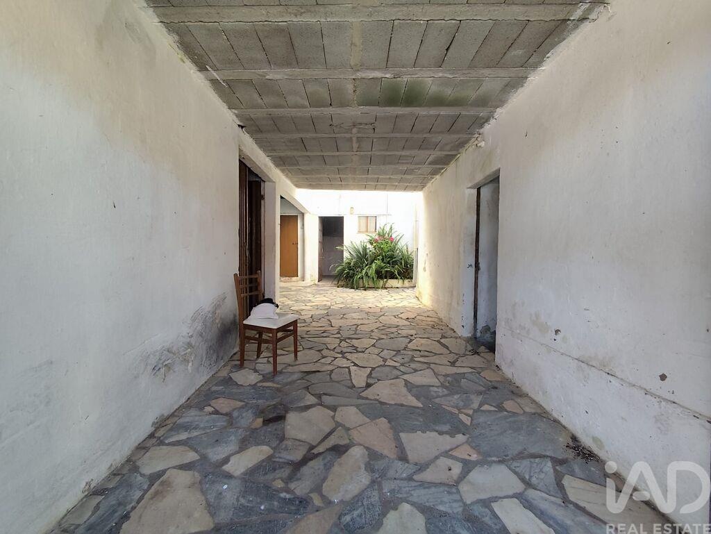 House in Valbom - Image 3