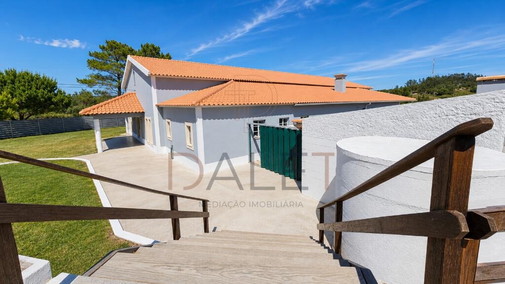 Fachada Lateral com reservatório de agua