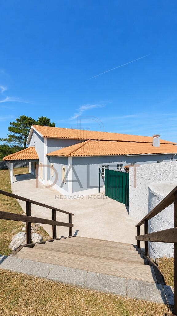 Fachada Lateral com reservatório de agua