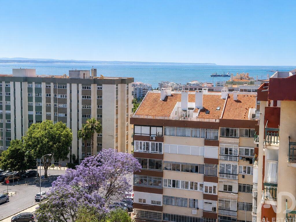 Apartment in Oeiras - view 1