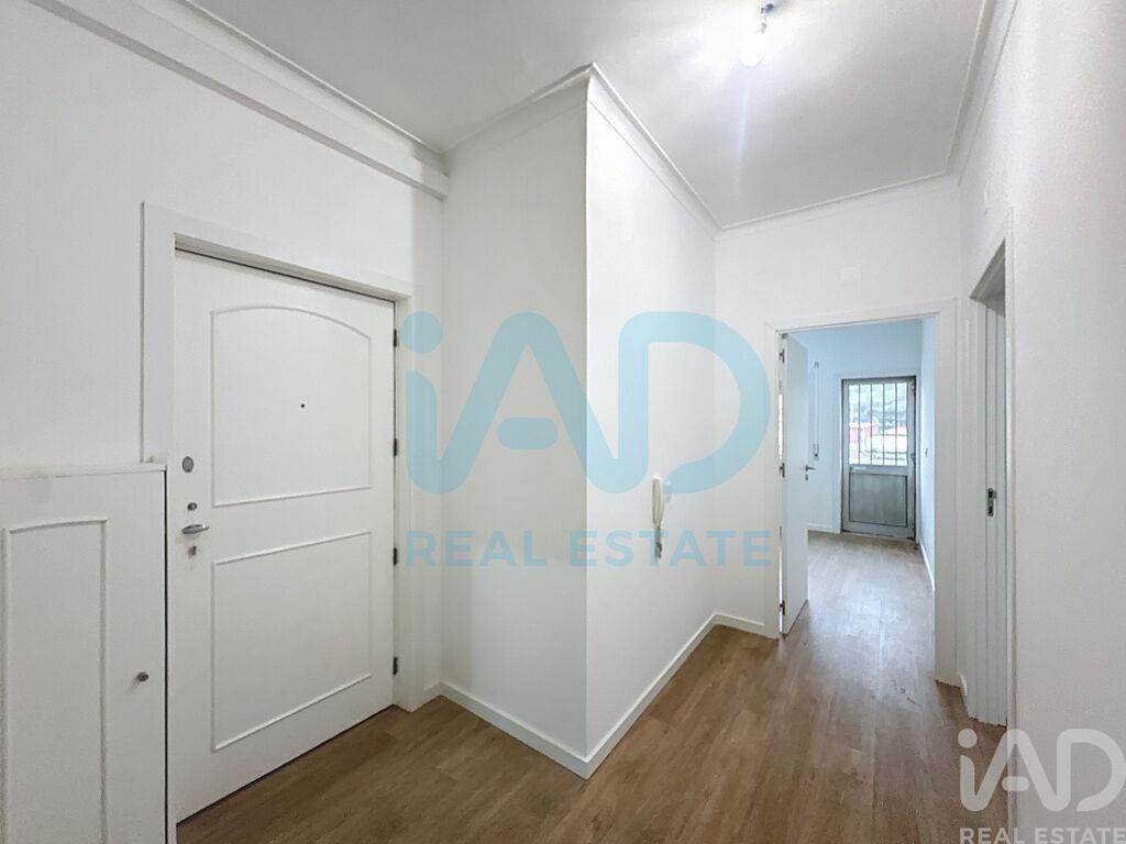 Apartment in Costa - Image 5