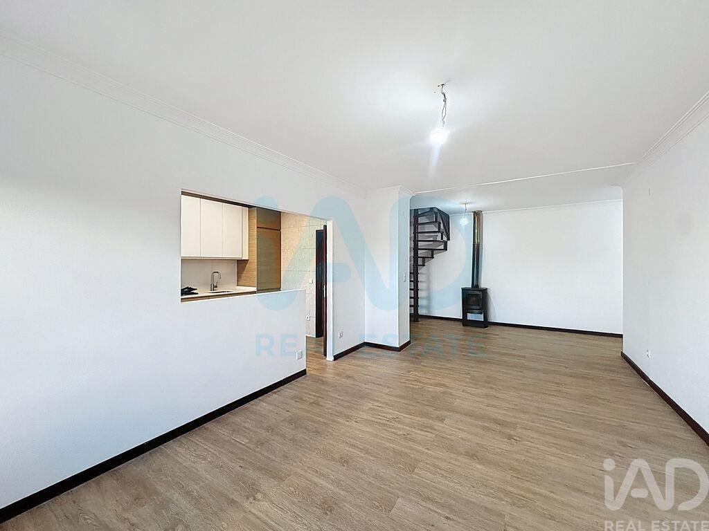 Apartment in Oliveira do Douro - Image 2