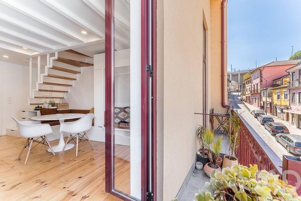 Apartment in Vila Nova de Gaia - Image 5
