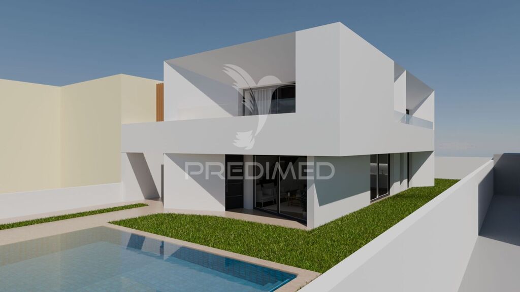 Land for sale in Almada, Portugal — €285,000