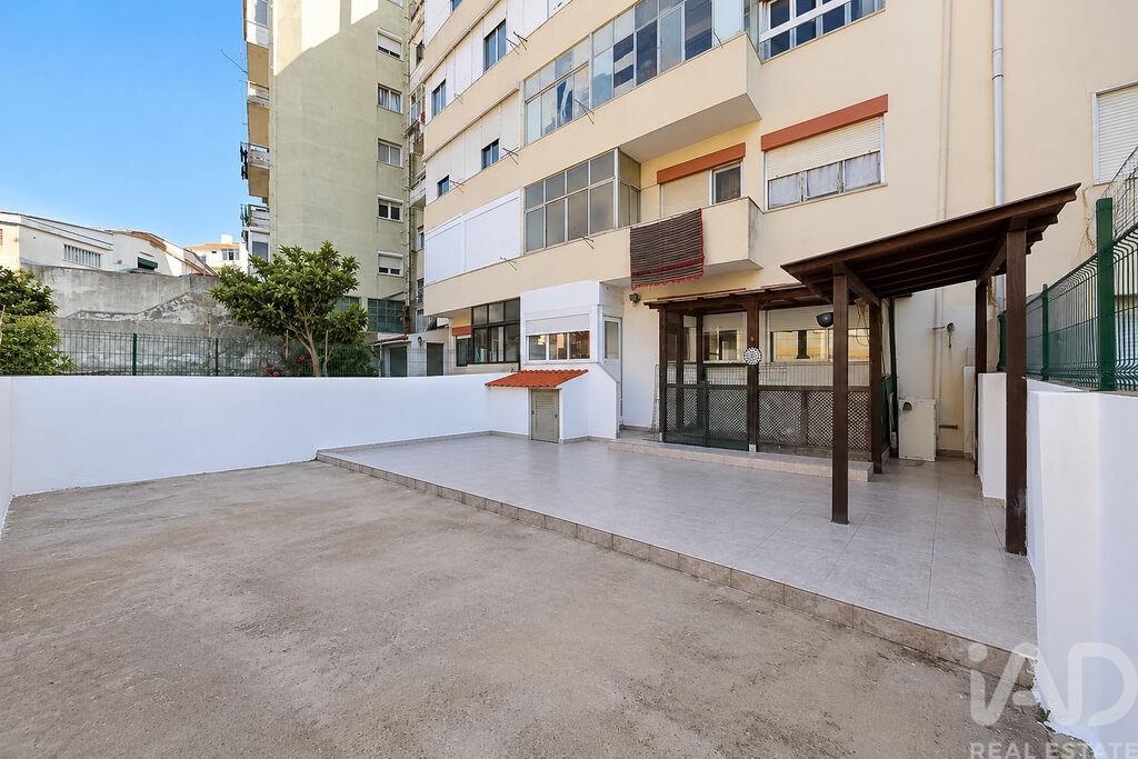 Apartment in Penha de Franca - view 1