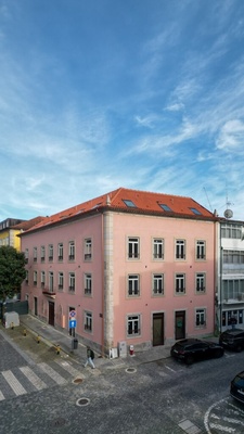 Loja com Licença de comércio e serviços na Rua Dom Afonso Henriques, Braga